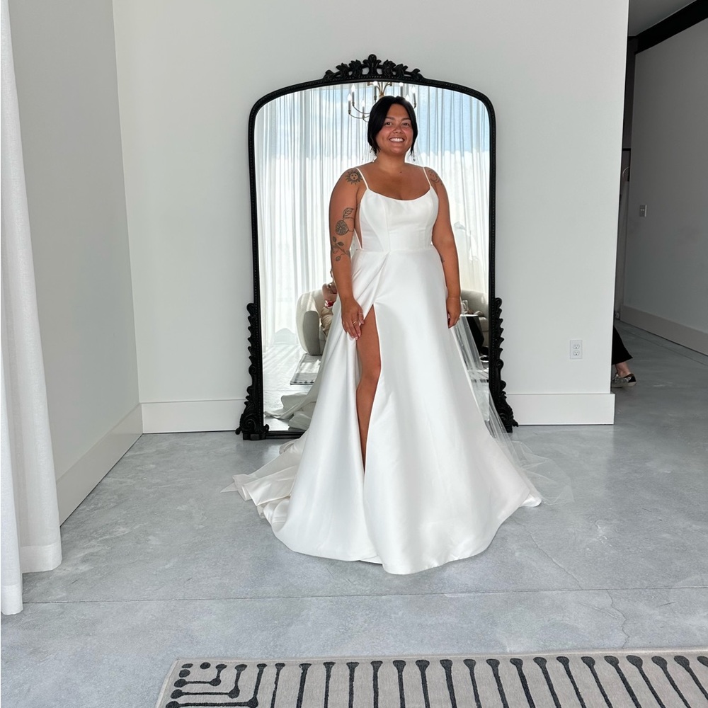Essence of Australia wedding dress. Never worn and no alterations.